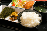 아침식사 (갓구운 빵)